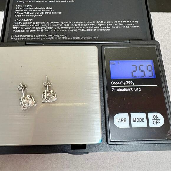 10ct. Heart Shaped Moissanite in PLATINUM filled 925 Silver - Picture 4 of 9